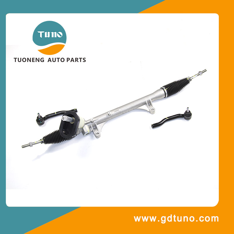 What are the safety concerns with a faulty steering rack while driving and how can you avoid accidents?