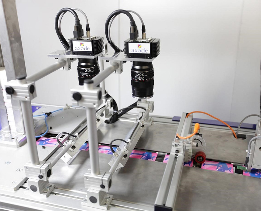 nos_applications_controle_qualite_cartes_bancaires-01 Production systems monitoring and control